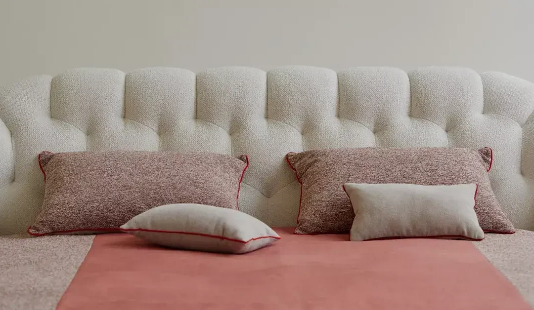 Lit  en Tissu Bouclé  avec Tête de  Capitonnée Premium
